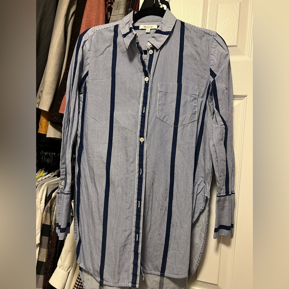 Madewell Men's Navy and White Striped Button Down Shirt